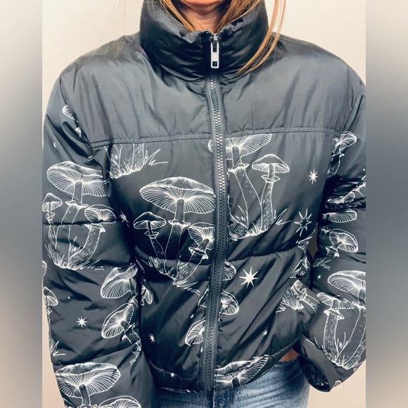 Mushroom Print Puffer Jacket · Black · Forever 21 · Men’s Size M - Picture 16 of 16